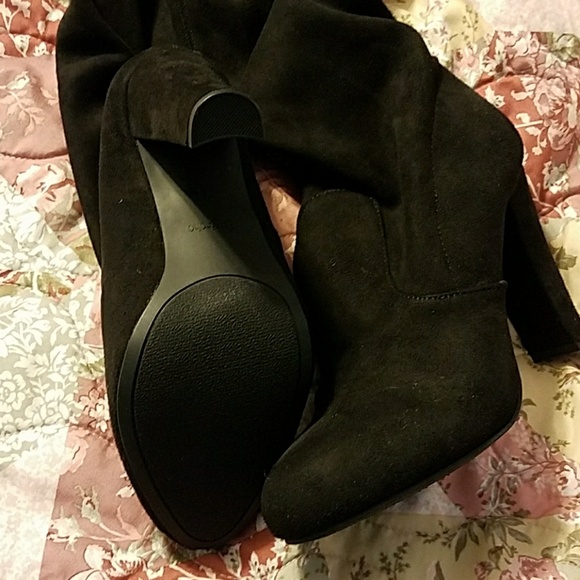 Boots - Picture 4 of 4